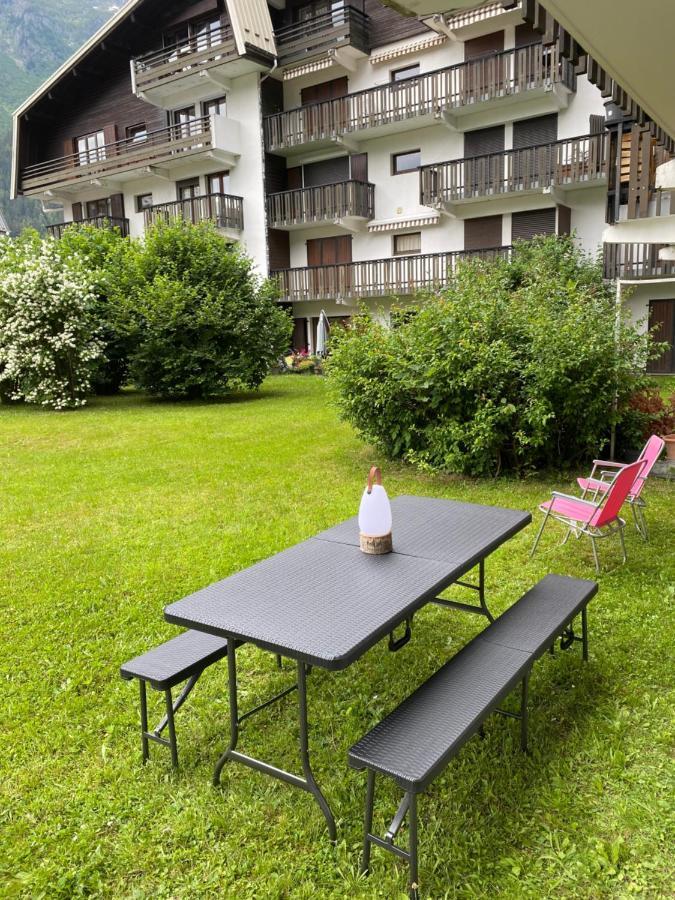 Appartement Style Chalet Avec Grande Terrasse Et Parking Prive Chamonix Eksteriør billede